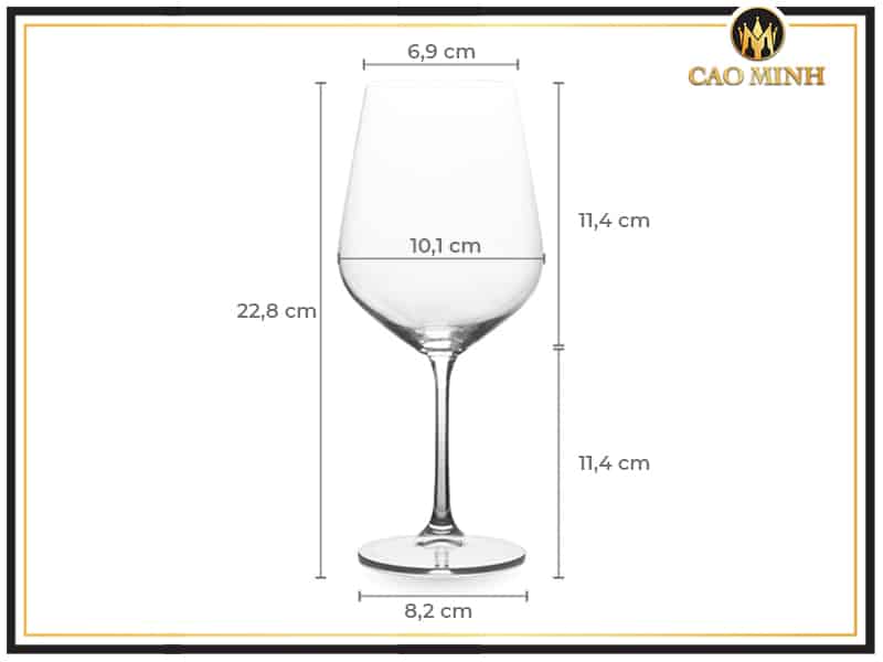 Kích thước ly uống rượu vang phù hợp sẽ giúp món rượu đó ngon hơn