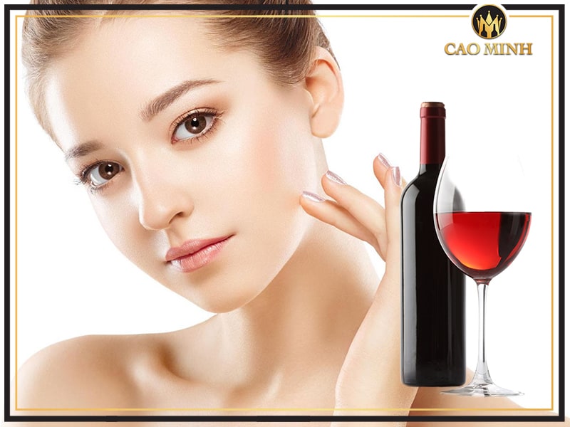 Rượu vang đỏ có nhiều công dụng tuyệt vời cho làn da mặt trắng sáng, mịn màng