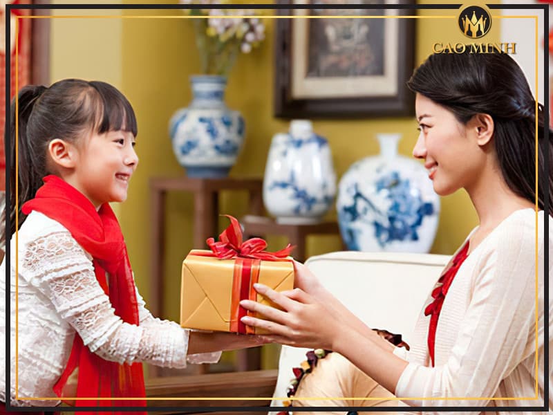 Quà tặng tết là nét đẹp trong văn hóa của người dân Việt 