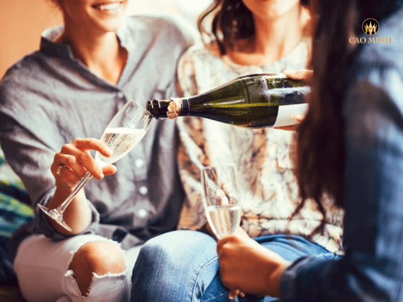 Rượu vang sủi CAVA - Rượu vang nổi tiếng của Tây Ban Nha