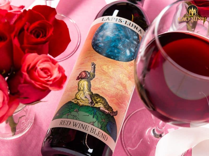 Nếm thử rượu vang Mỹ Lapis Luna red blend