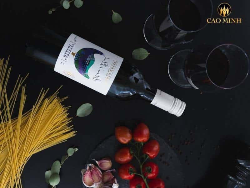 Tìm hiểu về Deakin Estate Artisan's Blend Cabernet Sauvignon-Merlot - được tạo ra bởi những giống nho đi đầu xu thế sản xuất rượu vang đỏ
