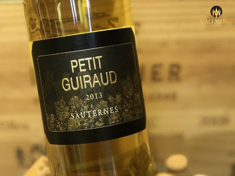 Nếm thử chai rượu vang Pháp Petit Guiraud Sauternes