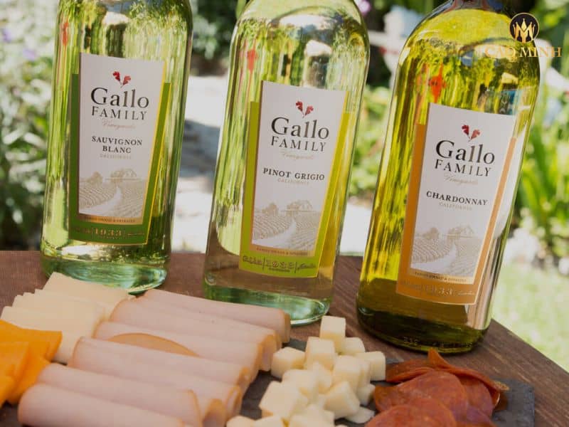 Nếm thử hương vị tuyệt vời của chai rượu vang Gallo Family Vineyards Sauvignon Blanc