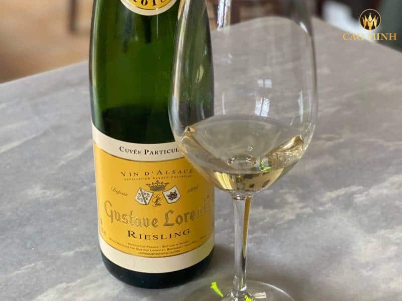 Nếm thử hương vị tuyệt vời của chai rượu vang Gustave Lorentz Alsace Riesling