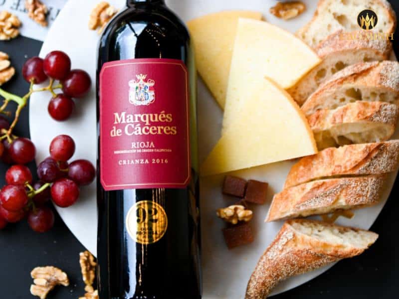 Nếm thử hương vị tuyệt vời của chai rượu vang Marques de Caceres Crianza Rioja