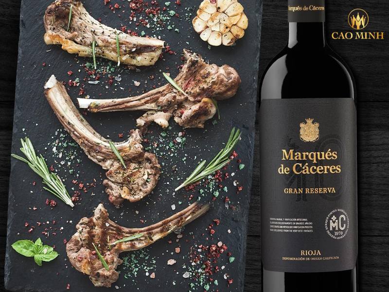 Nếm thử hương vị tuyệt vời của chai rượu vang Marques de Caceres Gran Reserva Rioja