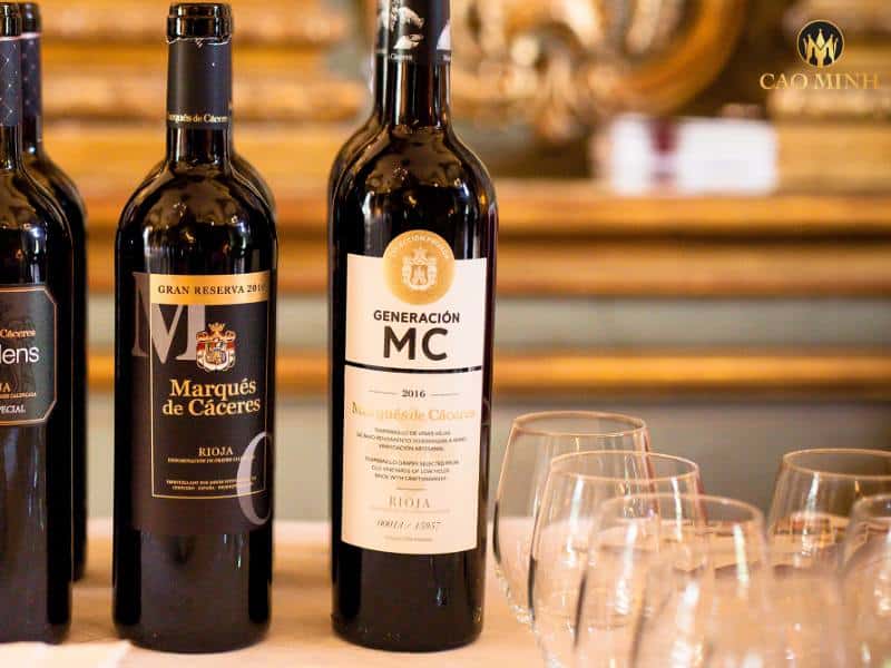 Nếm thử hương vị tuyệt vời của chai rượu vang Marques de Caceres MC Rioja