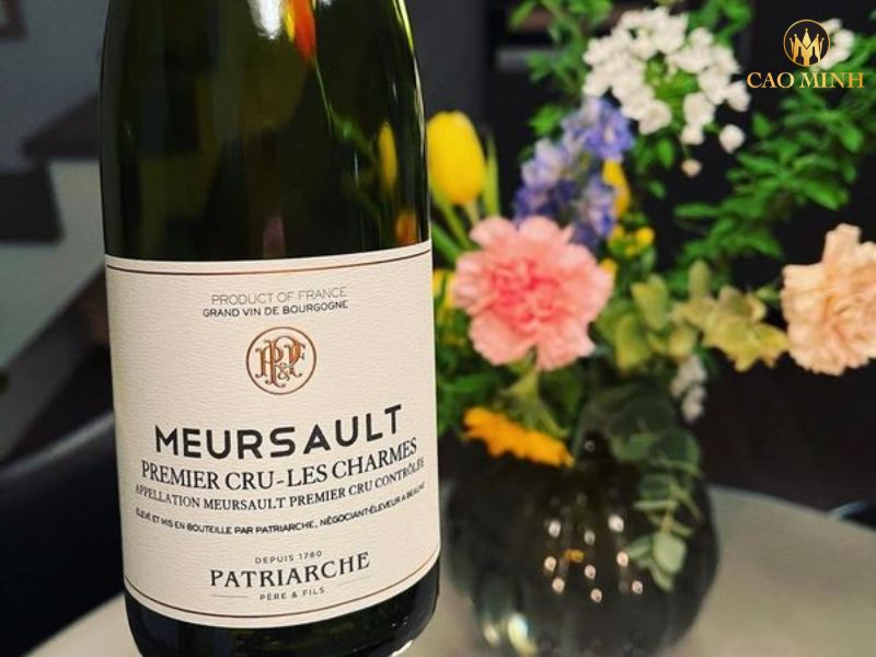 Nếm thử hương vị tuyệt vời của chai rượu vang Patriarche Meursault 1er Cru Les Charmes