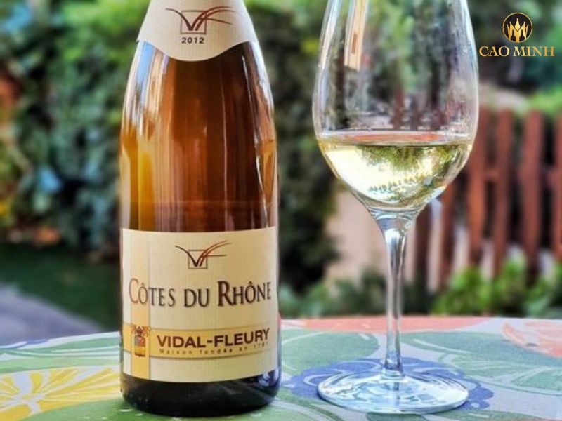 Nếm thử hương vị tuyệt vời của chai rượu vang Vidal Fleury Cotes Du Rhone Blanc 2017