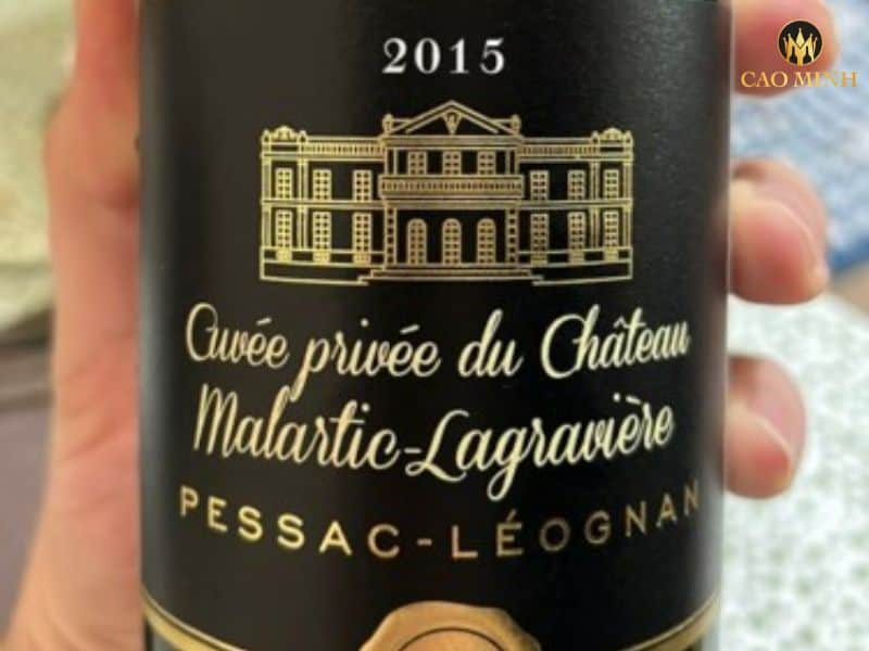 Nếm thử hương vị tuyệt vời của chai rượu vang Cuvee Privee du Chateau Malartic Lagraviere