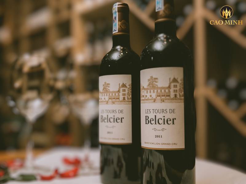 Nếm thử hương vị tuyệt vời của chai rượu vang Les Tour De Belcier