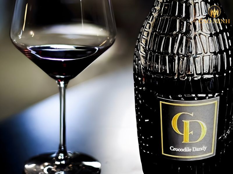 Nếm thử hương vị tuyệt vời của chai rượu vang Pháp Crocodile Dandy AOP