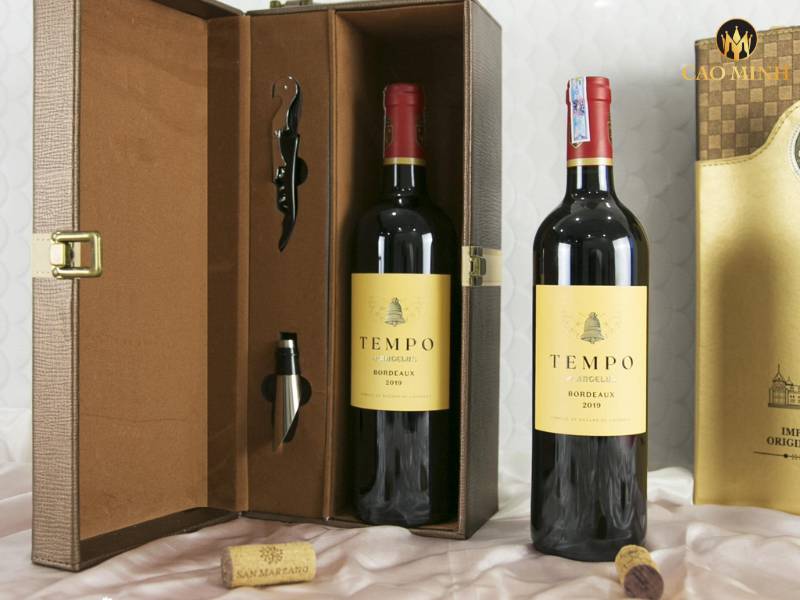 Nếm thử hương vị tuyệt vời của chai rượu vang Tempo D"Angelus