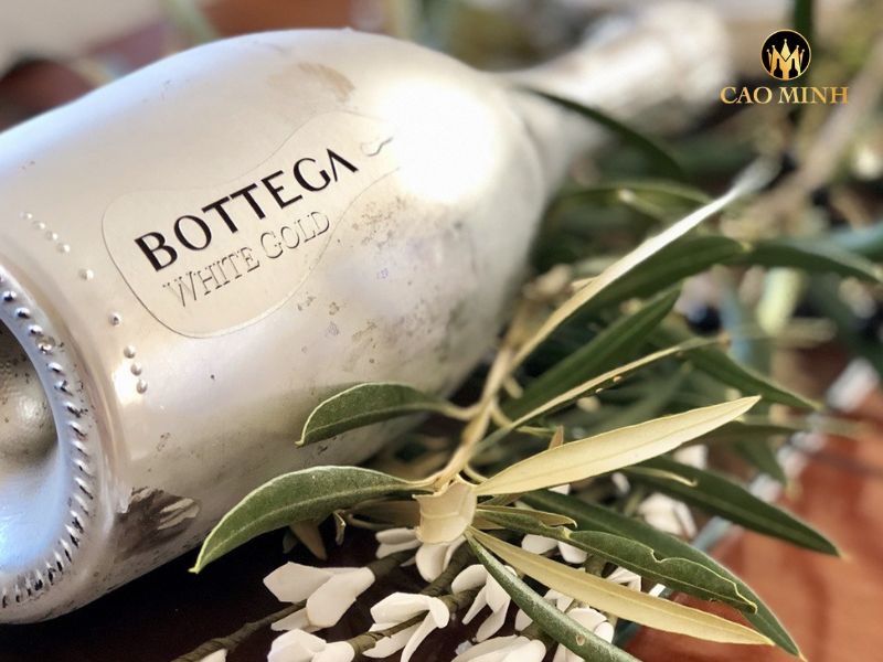 Quy trình sản xuất kỳ công của rượu vang sủi Bottega White Gold