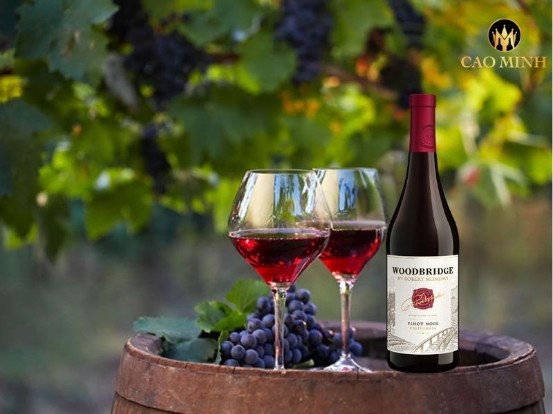 ruou-vang-my-woodbridge-by-robert-mondavi-pinot-noir