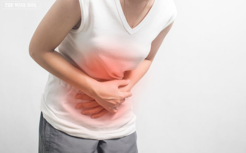 Người bị đau dạ dày không nên uống rượu vang