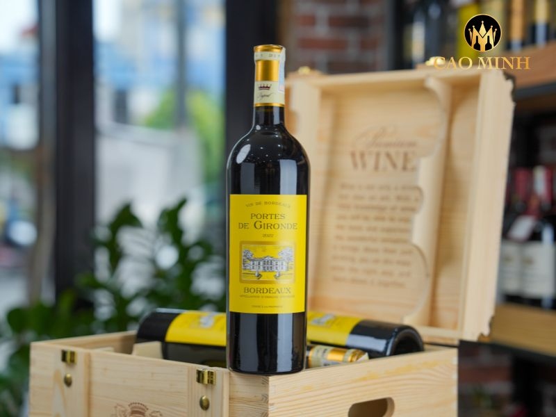 Rượu có cấu trúc tannin tốt, hứa hẹn khả năng phát triển thêm nếu được lưu trữ