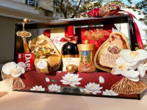 Tặng quà Tết cho khách hàng 2026: 30+ gợi ý tinh tế