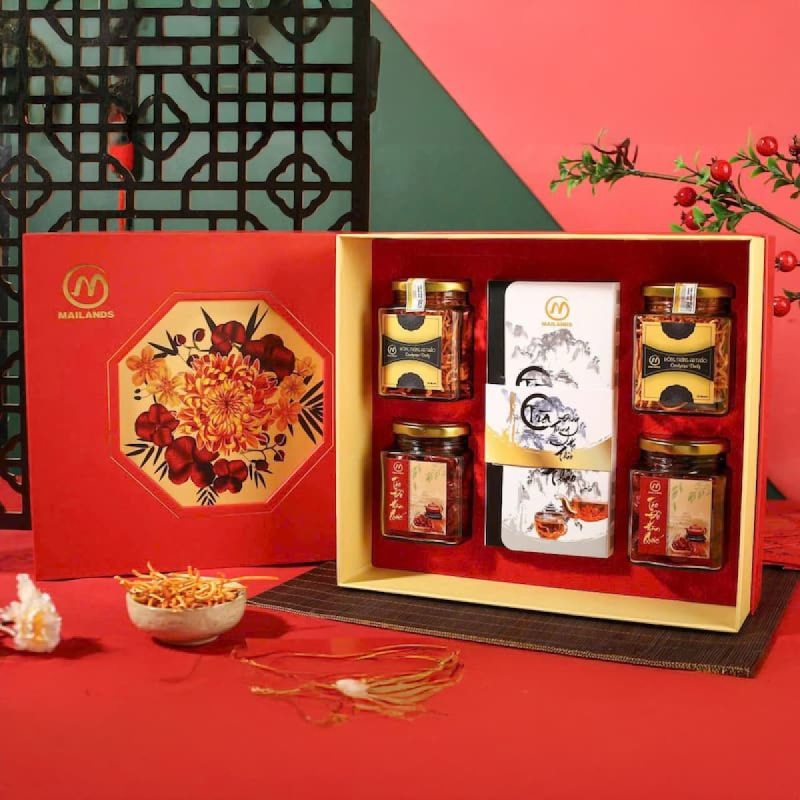 Đông trùng hạ thảo biểu trưng cho lời chúc trường thọ, mạnh khỏe