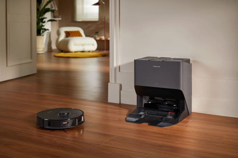 Một robot công nghệ cao từ các thương hiệu lớn, giúp tự động hóa hoàn toàn việc dọn dẹp nhà cửa