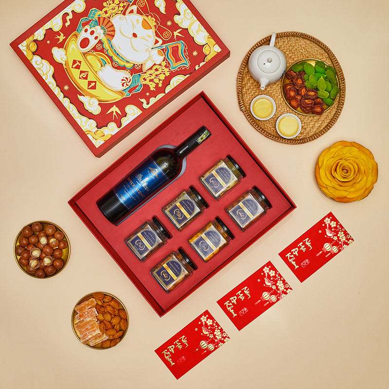 Set quà nhẹ nhàng chủ đề Mèo với rượu vang và trà hoa