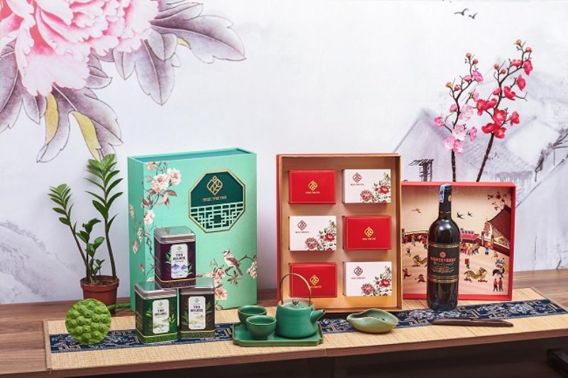 Set quà này cân bằng hoàn hảo giữa sự nồng nàn, sâu lắng và nét thanh tao, tinh tế.