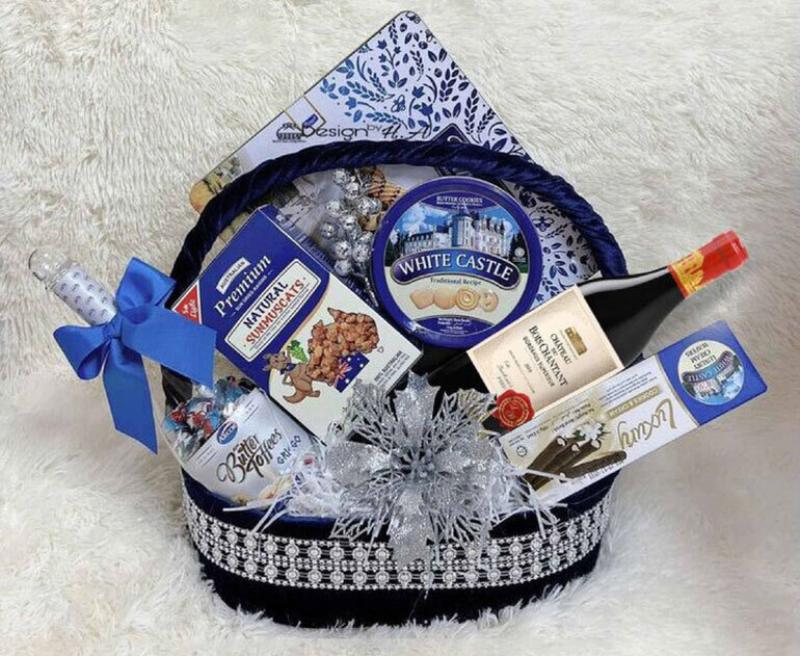 Ý nghĩa sâu sắc của giỏ quà tết màu xanh dương