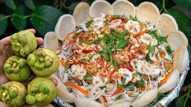 Đặc sản nổi tiếng nhất là gốm sứ Lái Thiêu (bộ ấm trà, bình hoa), bánh bèo bì Lái Thiêu, măng cụt Lái Thiêu