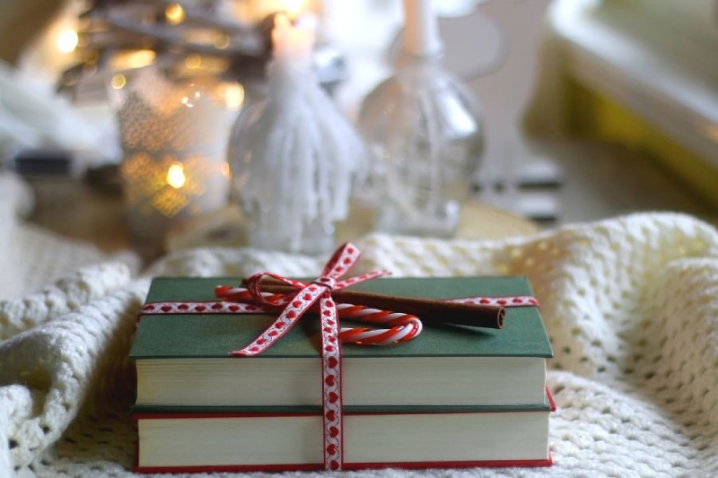 Sách hay - món quà tết tri thức ý nghĩa cho cô giáo