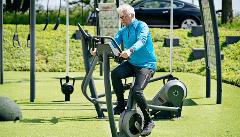 Dụng cụ tập thể dục nhẹ nhàng tại nhà ẽ khuyến khích ông bà vận động nhẹ nhàng