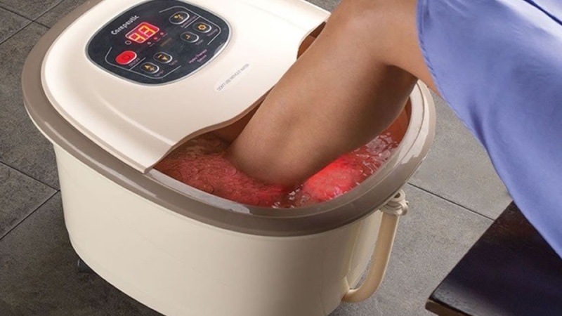 Bồn ngâm chân massage chuyên dụngsẽ giúp ông bà thư giãn, giảm đau nhức chân và cải thiện lưu thông máu