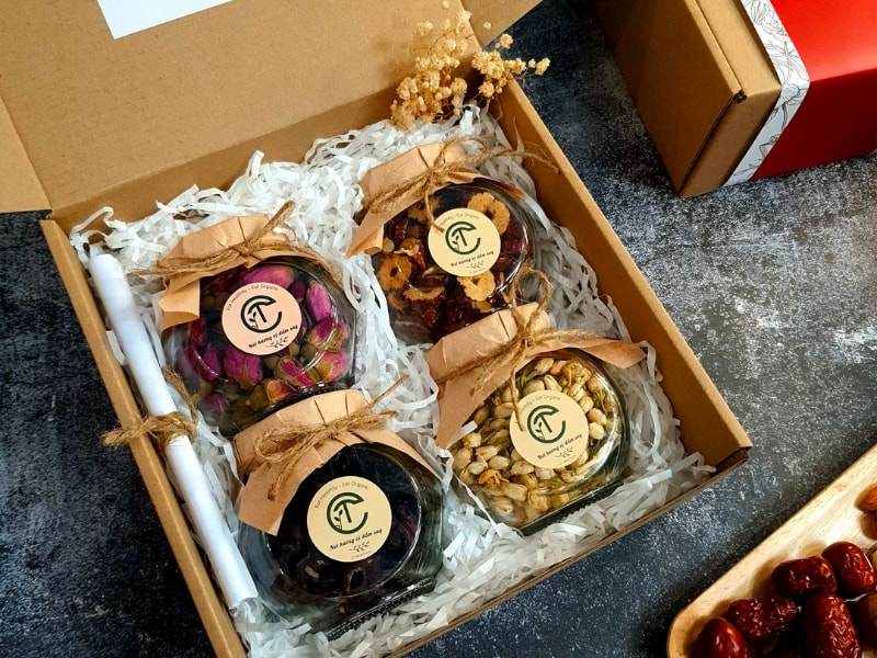 Các loại trà thảo mộc an thần sẽ giúp ông bà ngủ ngon và thư thái hơn