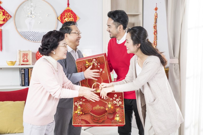 Trong bài viết này, Rượu vang Cao Minh sẽ bật mí cho bạn 24 món quà Tết cho người yêu tinh tế và độc đáo.