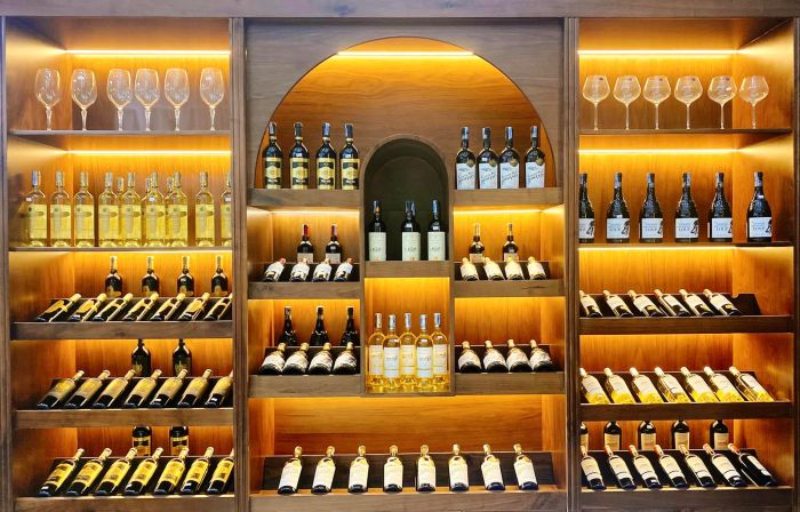 Các bộ sưu tập quà Tết của Cao Minh được tuyển chọn và thiết kế một cách tỉ mỉ.