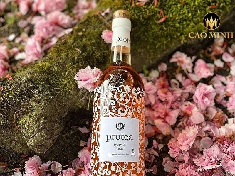 Những chai vang ngọt ngào hay vang hồng quyến rũ chính là chất xúc tác hoàn hảo cho sự lãng mạn