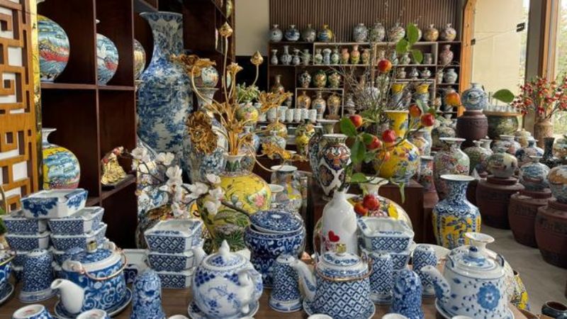 Làng gốm Bát Tràng một địa chỉ độc đáo để tìm quà Tết mang đậm giá trị văn hóa của người Việt