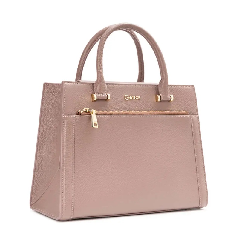 Túi xách công sở là phụ kiện thanh lịch, tiện dụng giúp cô đựng giáo án, vật dụng cá nhân