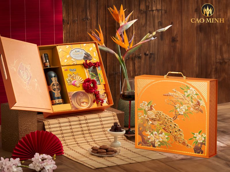 Hộp quà Tết Khổng Tước Nghinh Xuân