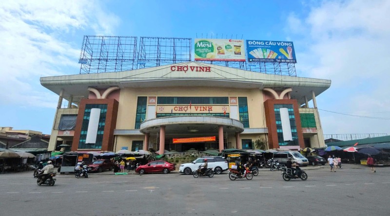 Chợ Vinh là nơi tập trung đầy đủ sắc màu Tết xứ Nghệ