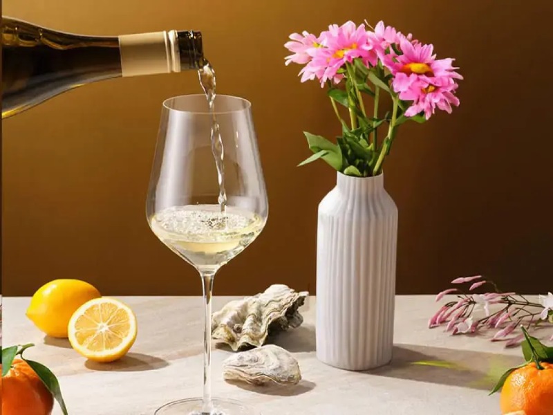 Sự kết hợp tinh tế giữa món ăn và Rượu vang J.Moreau & Fils Chablis 1er Cru Vaillons sẽ tạo nên một bữa tiệc vị giác đẳng cấp và khó phai.